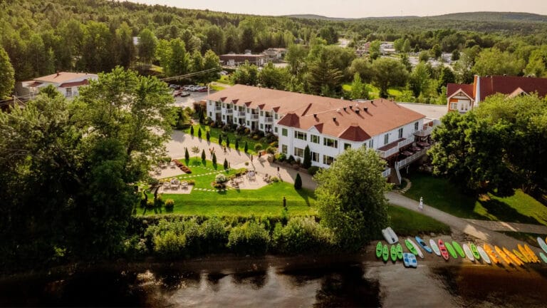 Win a Nature Experience Package at Manoir du lac William